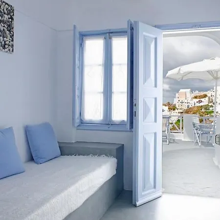 Dazzling Santorini | Mars | 1 Bedroom | Min. Children Age: 12 Years | Spacious Shared Sun Terrace And Swimming Pool With Breathtaking Caldera View | 