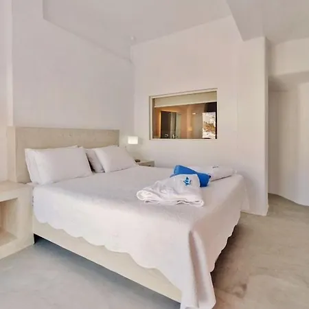 Dazzling Santorini | Mars | 1 Bedroom | Min. Children Age: 12 Years | Spacious Shared Sun Terrace And Swimming Pool With Breathtaking Caldera View | *