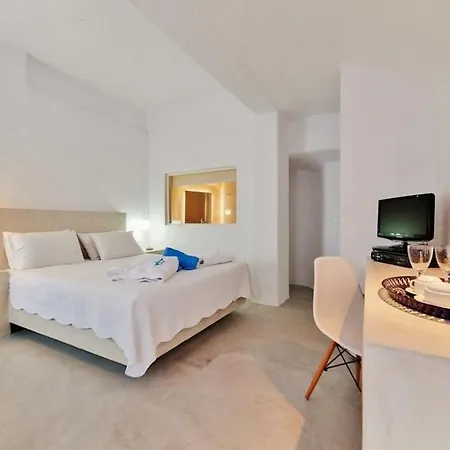  Dazzling Santorini | Mars | 1 Bedroom | Min. Children Age: 12 Years | Spacious Shared Sun Terrace And Swimming Pool With Breathtaking Caldera View |