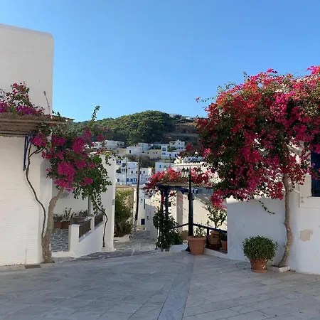  Dazzling Santorini | Mars | 1 Bedroom | Min. Children Age: 12 Years | Spacious Shared Sun Terrace And Swimming Pool With Breathtaking Caldera View | *