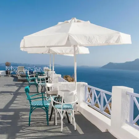 Dazzling Santorini | Mars | 1 Bedroom | Min. Children Age: 12 Years | Spacious Shared Sun Terrace And Swimming Pool With Breathtaking Caldera View | Oia (Santorini)