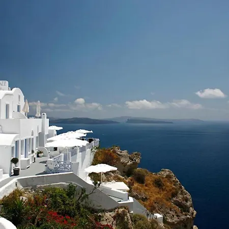 Dazzling Santorini | Mars | 1 Bedroom | Min. Children Age: 12 Years | Spacious Shared Sun Terrace And Swimming Pool With Breathtaking Caldera View |  Oia (Santorini)