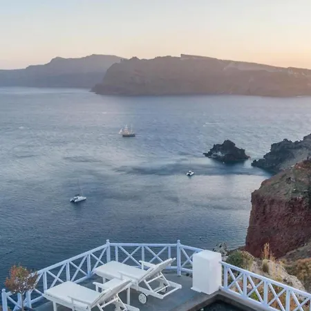 Dazzling Santorini | Mars | 1 Bedroom | Min. Children Age: 12 Years | Spacious Shared Sun Terrace And Swimming Pool With Breathtaking Caldera View |  *