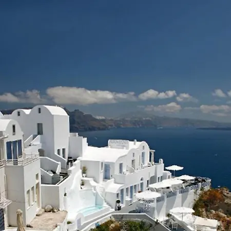  Dazzling Santorini | Mars | 1 Bedroom | Min. Children Age: 12 Years | Spacious Shared Sun Terrace And Swimming Pool With Breathtaking Caldera View |